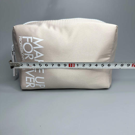 【4.20积分当钱花】make up for ever裸色化妆包长方形超能装 商品图1