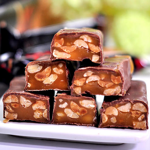 KDV俄罗斯原装进口棕熊牛奶巧克力花生夹心糖喜糖年货节糖果500g 商品图2