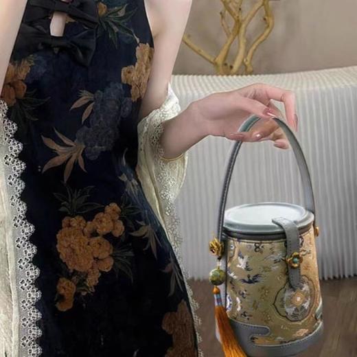 TZF-新中式水桶包包女2024新款高级小众设计中国风复古单肩斜挎手提包 商品图8