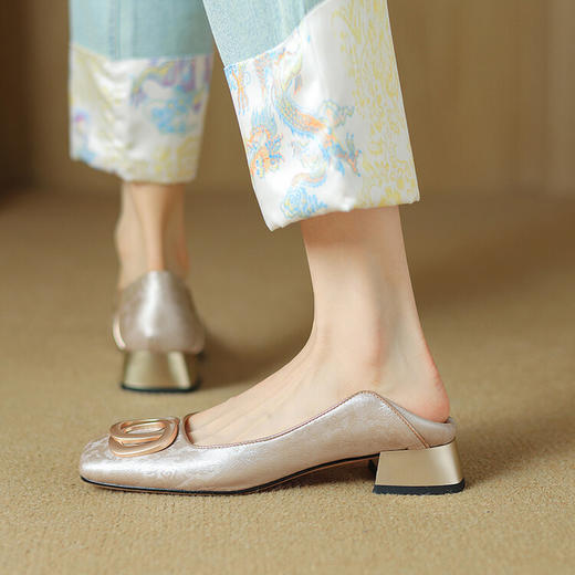 【预售5天】法式优雅方头浅口低跟单鞋，舒适刺绣牛皮浅口女鞋LD&6780 商品图4