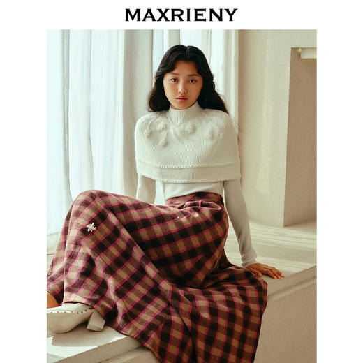 【商场同款-新春系列春日银柳】MAXRIENY复古优雅钉珠两件式毛衫(货号:MC88SW775) 商品图2