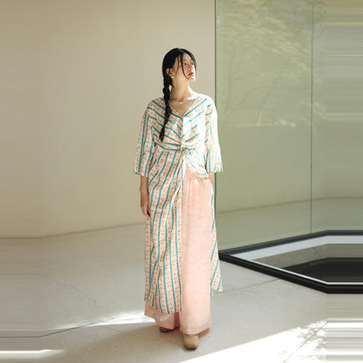 绽放293朵/复古花卉设计感扭结田园感竖条纹中袖开襟外搭连衣裙 商品图3
