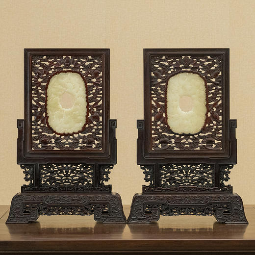 清 红木透雕福云纹边座嵌玉雕螭龙纹插屏（一对） 商品图0