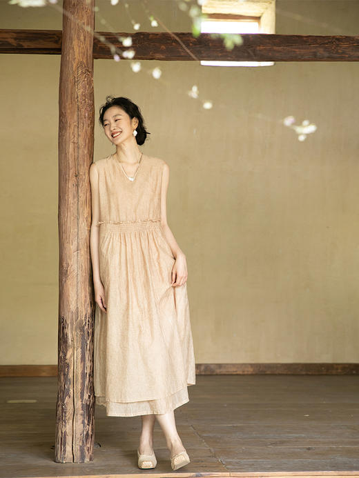 牧衣游原创 炒色丝棉无袖连衣裙女夏层次感显瘦气质宽松长裙 云净 商品图0