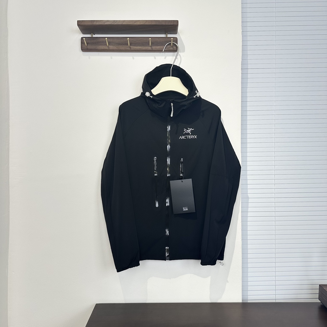 原单，𝗔𝗥𝗖'𝗧𝗘𝗥𝗬*  始祖N｜𝗦𝗾𝘂𝗮𝗺𝗶𝘀𝗵系列 𝗦𝗩6代 防晒轻薄风壳皮肤衣