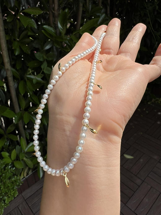 421-2 HF同款 事业有成 金叶子珍珠项链 4-4.5mmbaby珠 近正圆强光微瑕 商品图7