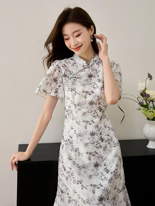 【专属特价】熙世界新中式雪纺旗袍连衣裙2025夏新款国风水墨碎花荷叶边裙子 商品图4