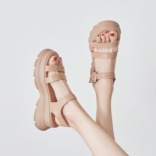 ZHR则则2024夏季新款外穿一字带厚底松糕运动休闲简约沙滩女鞋子 商品图2