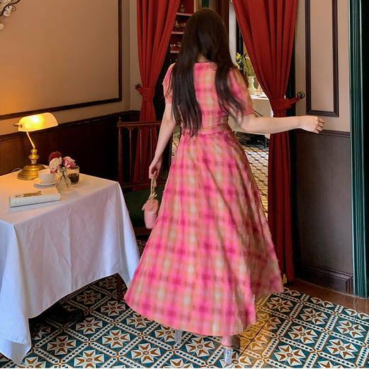 ZMXQ-1840大码女装高级感夏季粉色格子法式复古连衣裙胖mm200斤显瘦 商品图3
