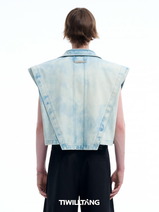 TIWILLTANG 启世录“恬狭”夏季短款设计感翻领水洗牛仔马甲夹克 商品图2
