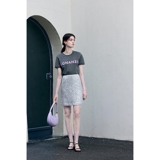 HeyDress幸运刺绣T恤女夏季圆领宽松时尚短袖百搭通勤感字母半袖 商品图1