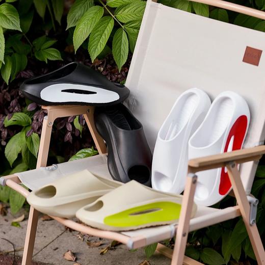 防滑~沙滩~踩屎感软底透气休闲男女拖鞋 商品图0