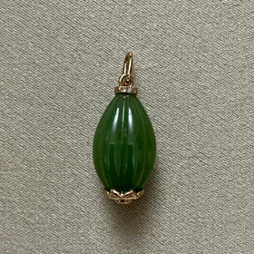18K玫瑰金和田玉（碧玉）镶钻吊坠--青橄榄/8*14.5mm/浅绿