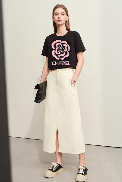 小香 女款 2024夏新款 山茶花剪影立体发泡印花 圆领短袖T恤 Z-11618 商品图3