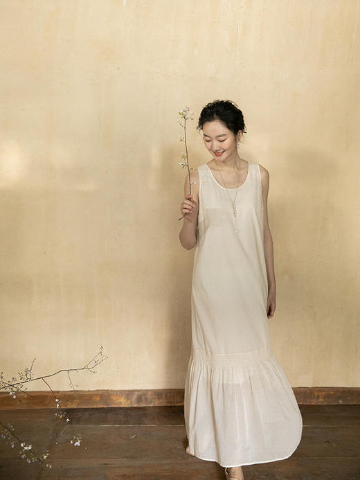 牧衣游原创 净色棉质连衣裙女夏新款轻薄浪漫气质无袖长裙 花亦了 商品图3