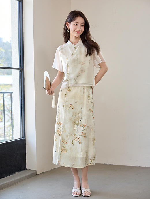 【专属特价】熙世界国风套装女2025新款夏改良新中式碎花上衣半身裙子两件套 商品图4