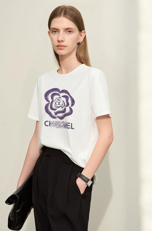 小香 女款 2024夏新款 山茶花剪影立体发泡印花 圆领短袖T恤 Z-11618 商品图1