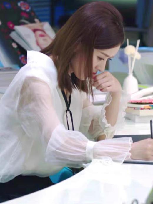 特价促！！微脏  赵丽颖同款 法式学院风宽松别致中长衬衫-喜出 商品图1