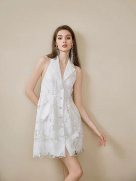 白色进口花朵蕾丝露背修身连衣裙