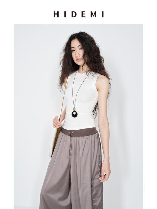 HIDEMI 【董生活同款】超显瘦小圆领收身弹力坑条针织短款背心 豆沙灰绿/炭灰蓝黑/白色 商品图14