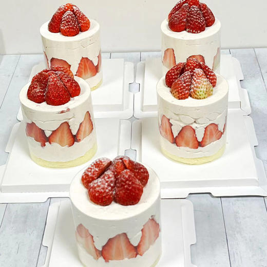 草莓口味奶油蛋糕 商品图0