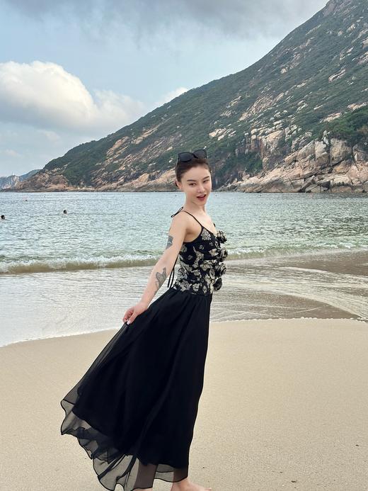 DUO智仙生 杜维埃的海边 琥珀山茶立体花卉褶饰雪纺度假长裙 商品图1