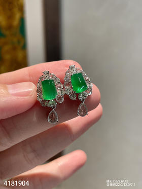4181904，无事牌耳坠。具体价格微信咨询