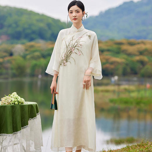TZF-新中式民族风国潮重工刺绣复古立领连衣裙 商品图1