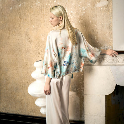 SOLOSETA22姆米真丝披肩外套上衣开衫外搭桑蚕丝印花丝巾围巾两用 商品图3