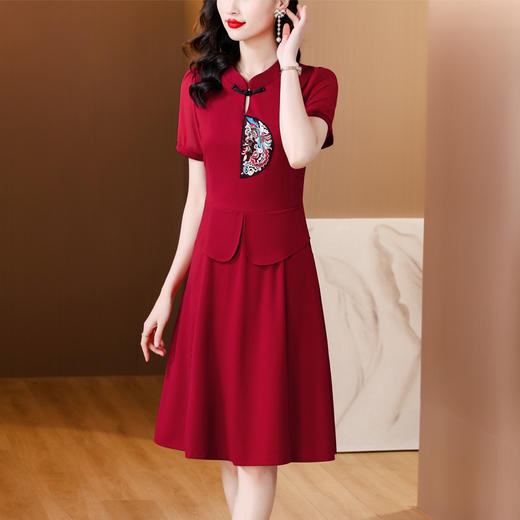 NYL-8113新中式刺绣连衣裙夏季新款时尚洋气立领拼接假两件中长裙 商品图3