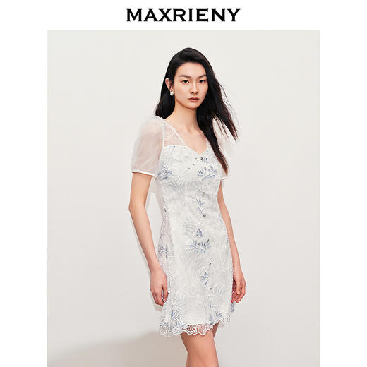 【英式雅皮士-商场同款】MAXRIENY复古蕾丝刺绣散钻连衣裙2024春(货号:MC85DR079) 商品图2