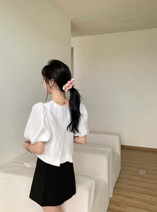 跟着章小蕙入坑了真丝发圈！‎ 养发护发的【⁥100%⁨桑蚕丝面料发圈】‌ 不会扯到头发的舒服感，​真的爱了爱了 随便一戴法式慵懒，‏气质氛围感立马就来了！ 商品图3