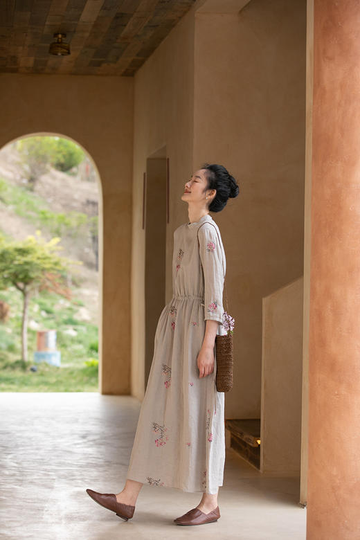 牧衣游原创 匹绣进口亚麻混纺连衣裙女夏文艺古朴宽松长裙 知郁 商品图5