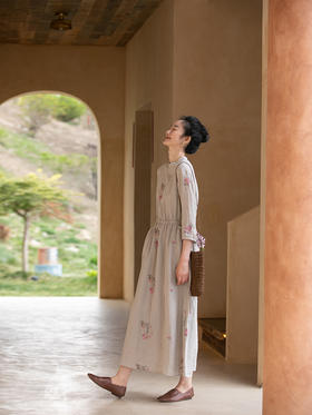 牧衣游原创 匹绣进口亚麻混纺连衣裙女夏文艺古朴宽松长裙 知郁