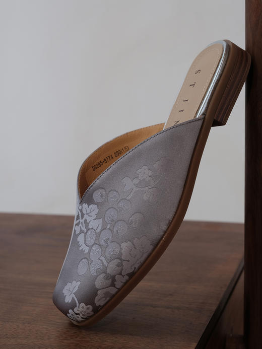 盛唐婧 |纯手工全皮真丝提花半拖鞋-紫灰(特殊商品不退不换) 商品图1