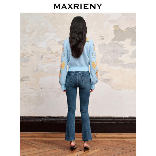 【商场同款】MAXRIENY复古提花v领针织毛衫23秋冬马海毛套头毛衣(货号:MC88JA574) 商品图3