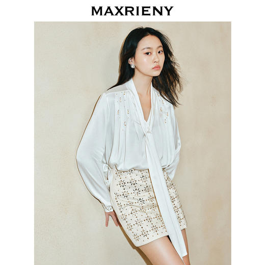 【商场同款-都市华丽日常】MAXRIENY华丽仙美水晶珠缀衬衫上衣女(货号:MC85TP046) 商品图2