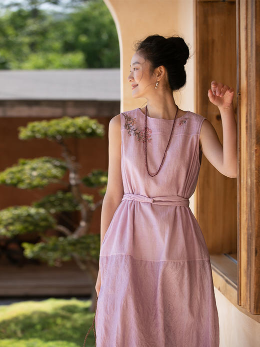 牧衣游原创 手绣丝棉炒色柞蚕丝连衣裙女新款宽松无袖长裙 早漫莓 商品图2