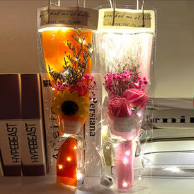 【520情人节！永生创意花束！】母亲节礼物送妈妈玫瑰永生花送同学生日礼物满天星干花束手提袋设计-24XPXH080