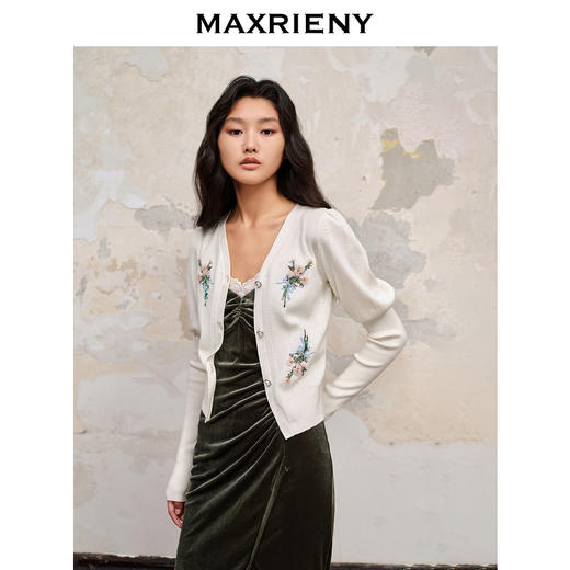 【商场同款】MAXRIENY田园浪漫花卉针织开衫外套23秋季新款薄外搭(货号:MC88JA572) 商品图2