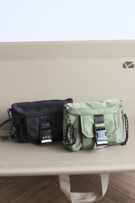 A.P.C 军事风 户外防泼水机能面料尼龙轻便斜挎胸包 PJ857 商品图5