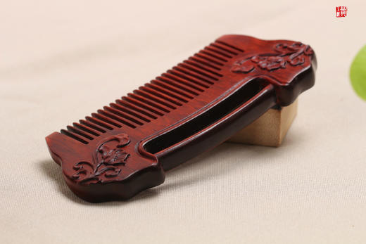 【花开富贵】紫檀木梳配流苏 商品图1