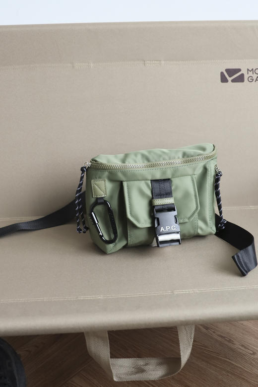 A.P.C 军事风 户外防泼水机能面料尼龙轻便斜挎胸包 PJ857 商品图7