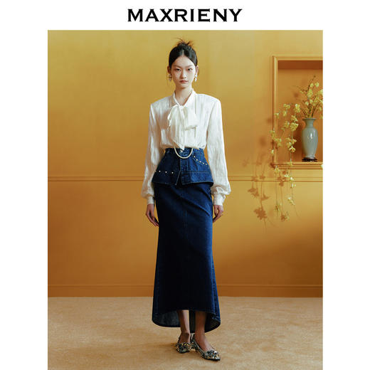 【商场同款-新春系列春日银柳】MAXRIENY松弛感廓形醋酸提花上衣(货号:MC88TP780) 商品图1