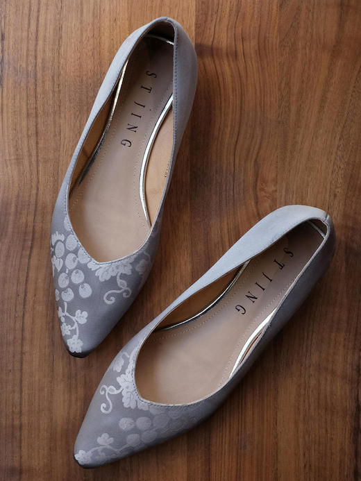 盛唐婧 |纯手工全皮真丝提花尖头单鞋银灰(特殊商品不退不换) 商品图0