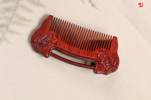【花开富贵】紫檀木梳配流苏 商品图3