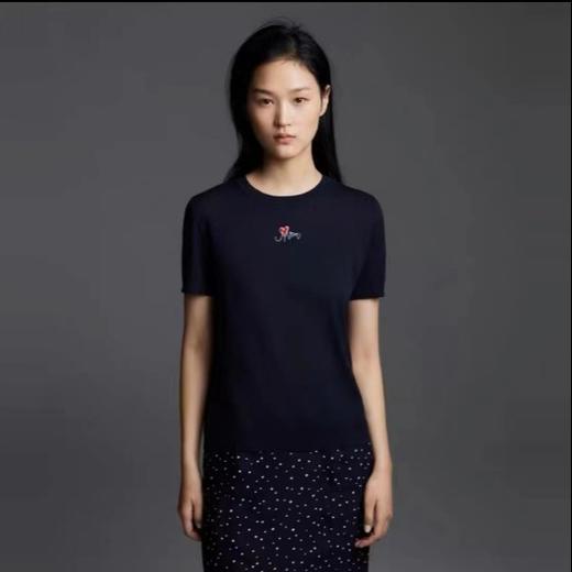 【清仓，不退不换】合身气质法式优雅 爱心刺绣丝绵针织T恤 商品图2