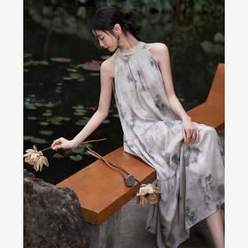 水墨晕染清冷气质连衣裙女新款挂脖A字垂感长裙V0640386
