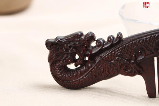 【祥龙绕福】紫檀木梳配流苏 商品图4