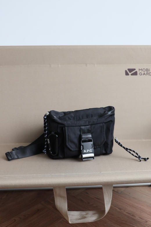 A.P.C 军事风 户外防泼水机能面料尼龙轻便斜挎胸包 PJ857 商品图6